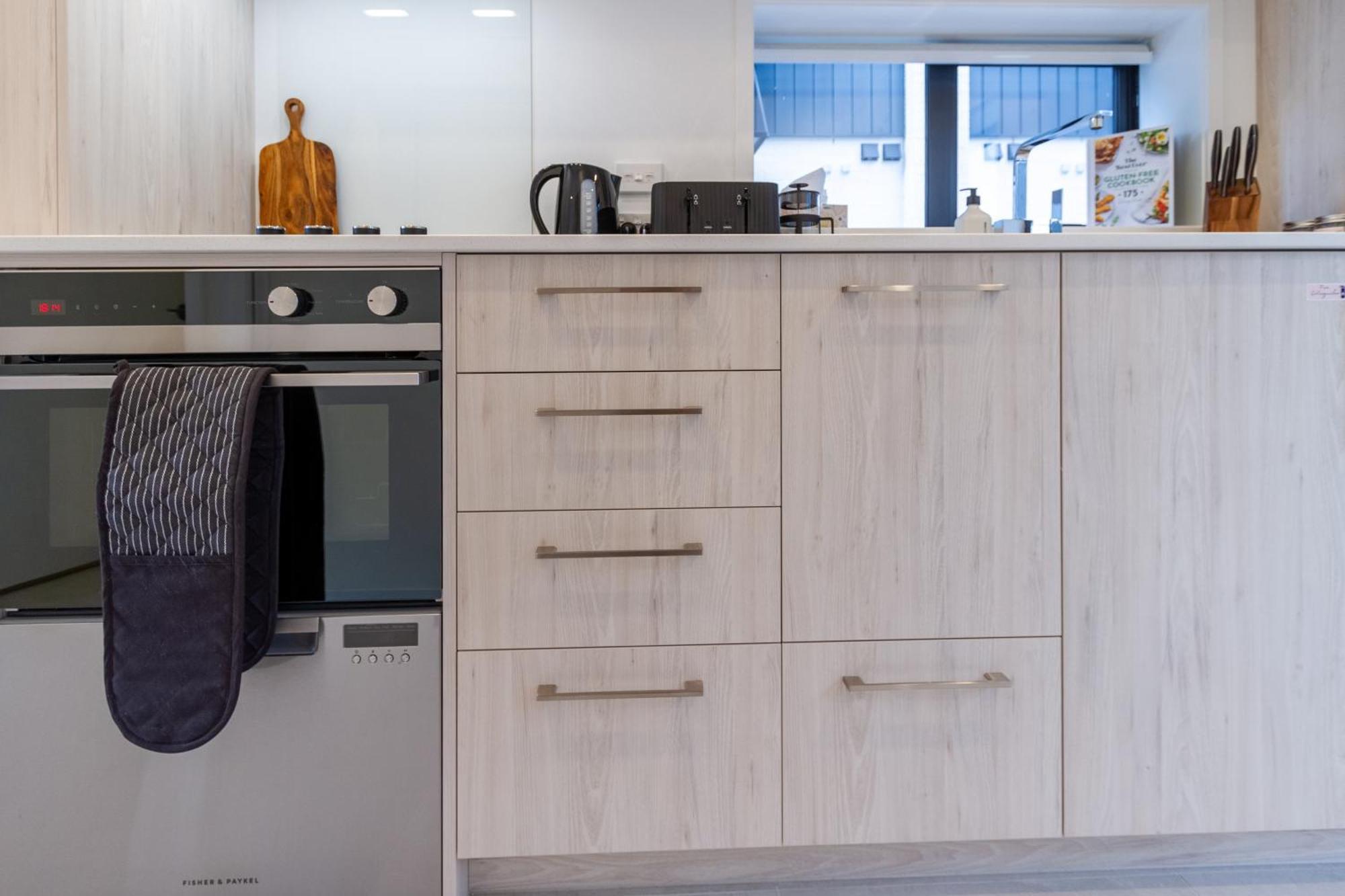 Single Level Studio, Cbd Escape: King Bed Christchurch Buitenkant foto